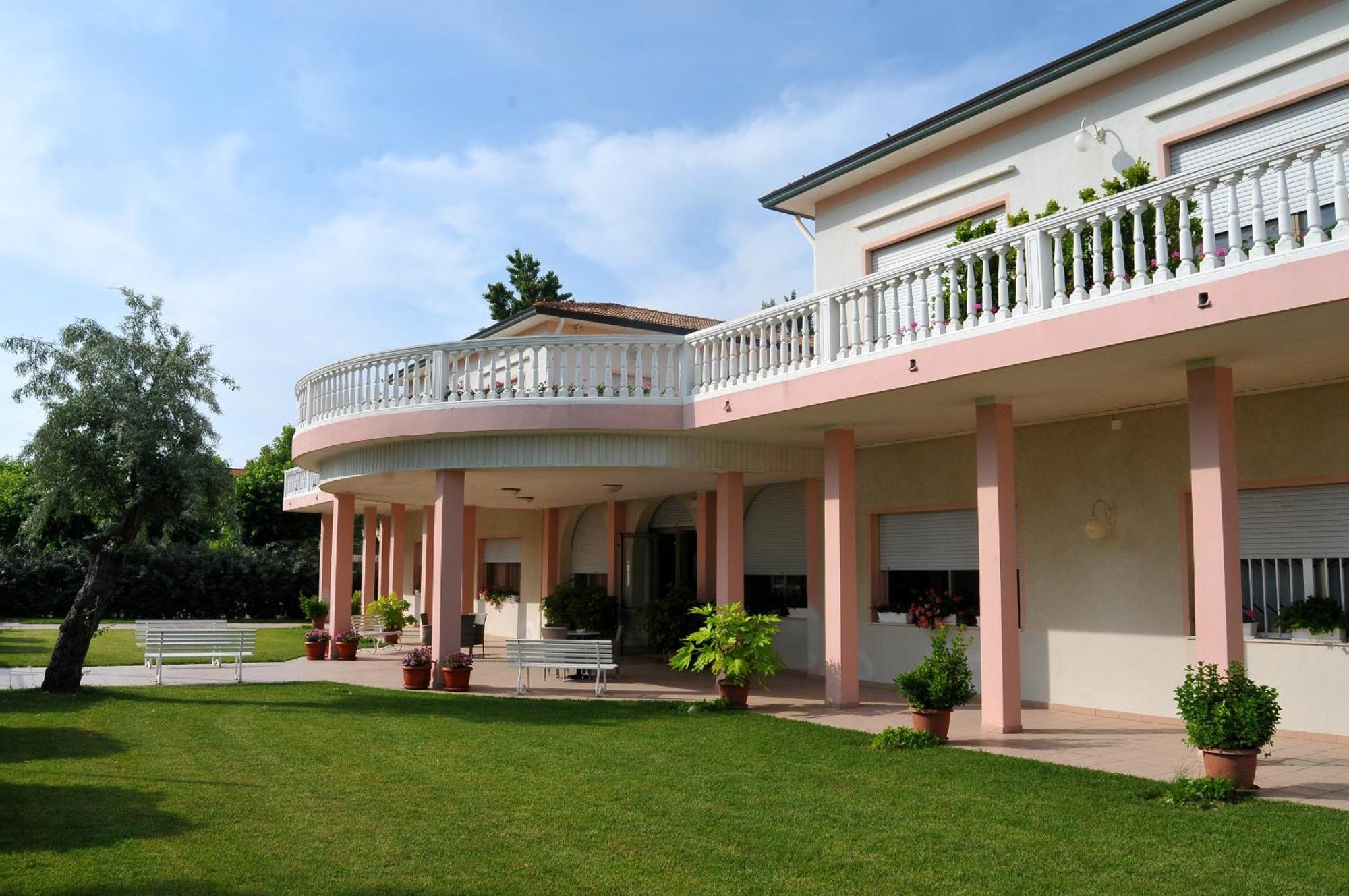 فندق Stella - Casa Per Ferie بيلاريا-إيجيا مارينا المظهر الخارجي الصورة